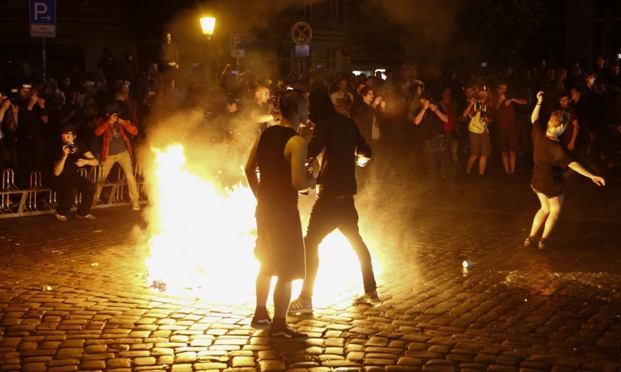 Na ulicama Hamburga okupilo se oko 13.000 prosvjednika