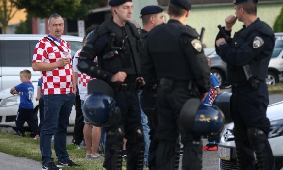 hrvatska policija navijači