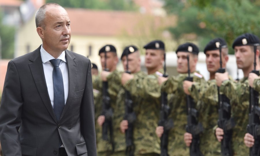 Damir Krstičević ipak ostaje ministar obrane
