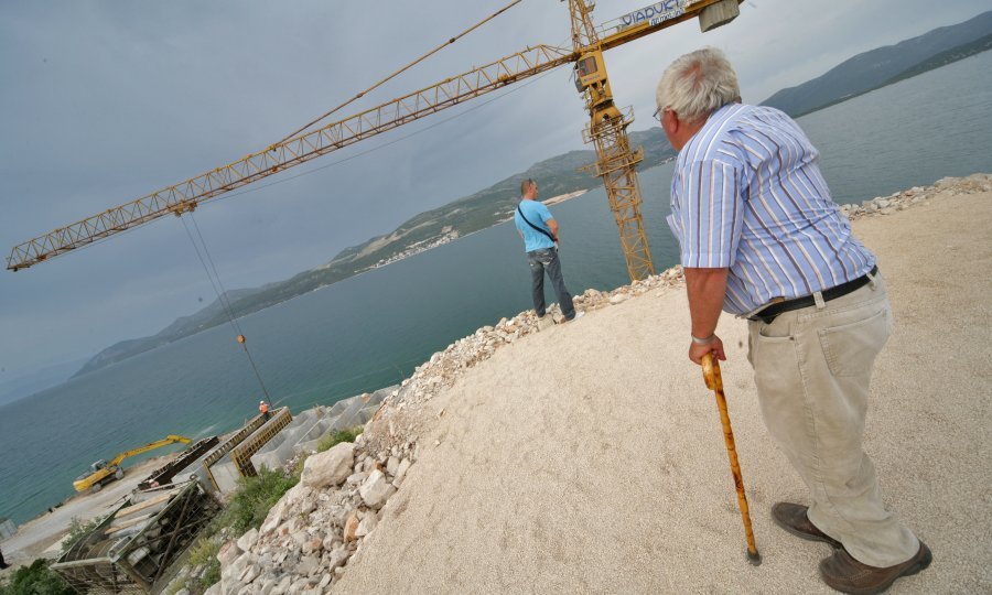 Mjesto na kojem bi se Pelješki most trebao spojiti s kopnom