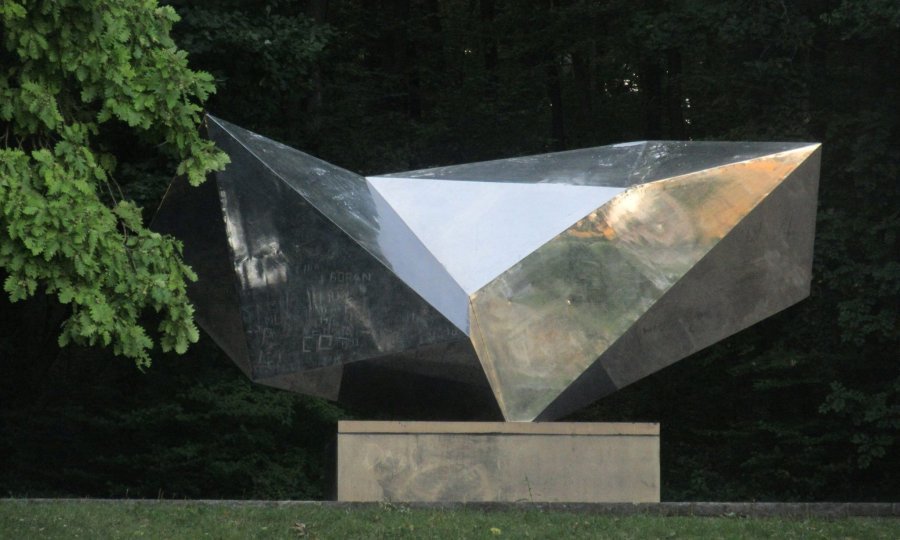 Spomen-park Dotrščina