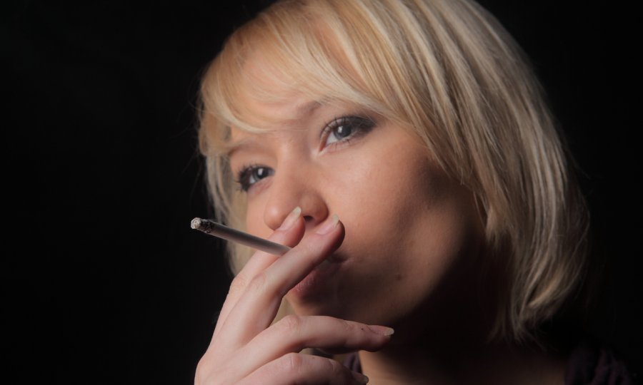 pušenje cigarete teen