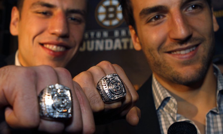 Boston Bruins Patrice Bergeron i Milan Lucic.