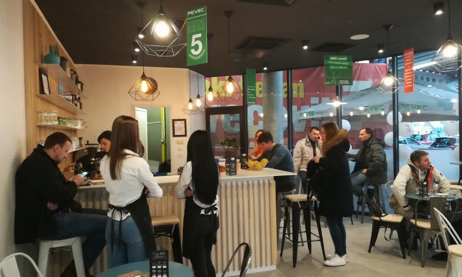 Pevec je otvorio svoj prvi kafić Samofino u Zagrebu