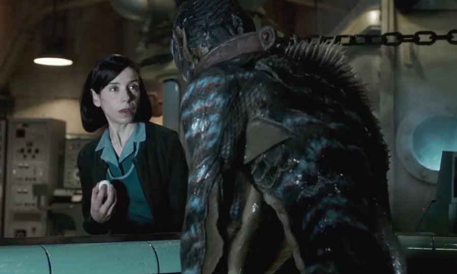 Sally Hawkins kao Elisa i Doug Jones kao čudnovati vodozemac u filmu 'Oblik vode'