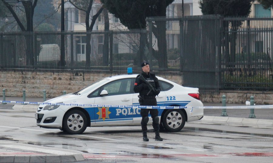 Policija je ogradila kompleks u kojem se nalazi američko veleposlanstvo