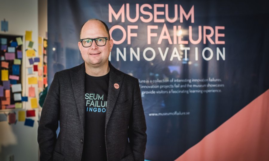 Samuel West, osnivač Muzeja promašaja