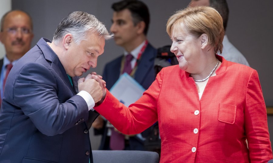 Viktor Orban, Angela Merkel