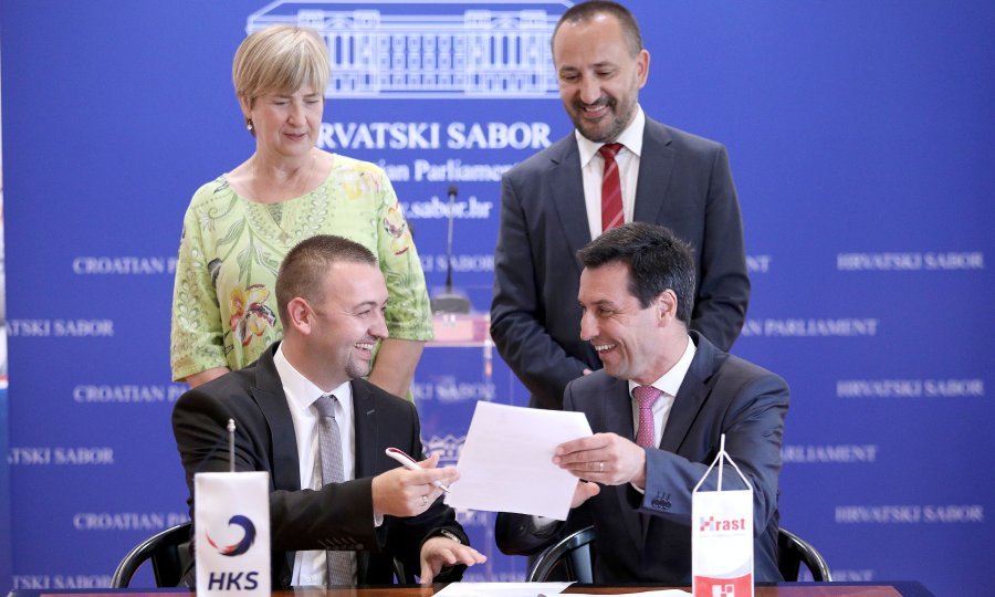 Hrast i 'konzervativci' potpisali deklaraciju o suradnji
