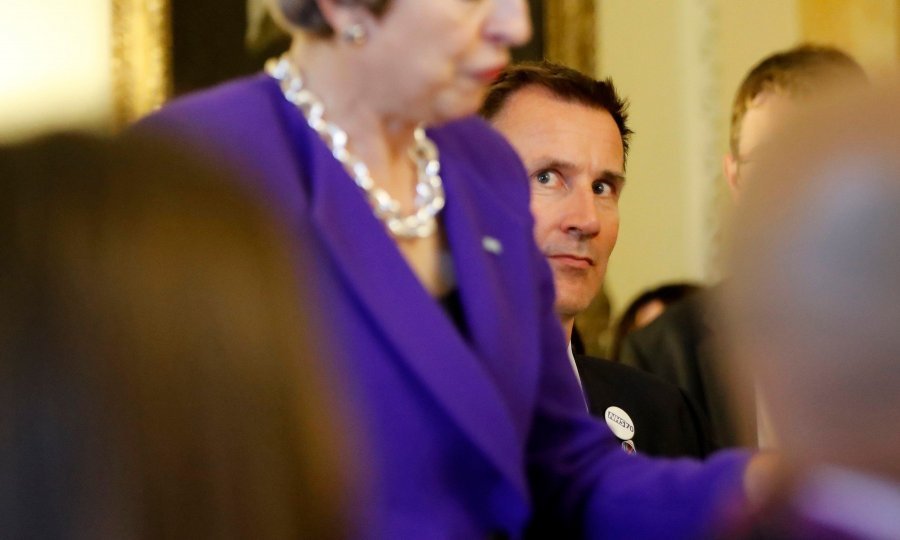 Premijerka May i Jeremy Hunt