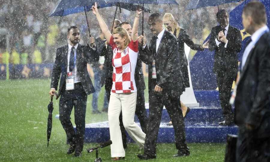 Posljednji čin showa Kolinde Grabar Kitarović na stadionu Lužnjiki