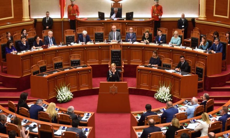 Kolinda Grabar Kitarović u albanskom Parlamentu