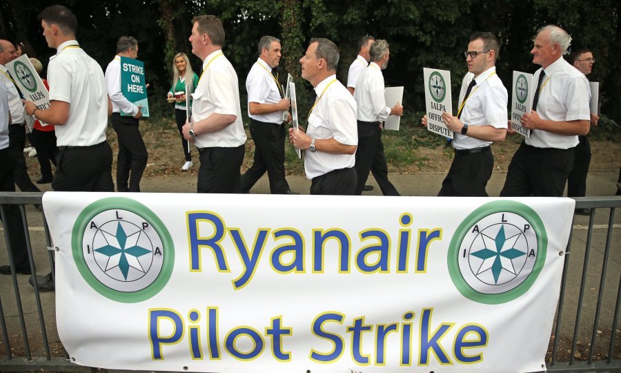 Štrajk i prosvjed pilota Ryanair ispred zračne luke u Dublinu