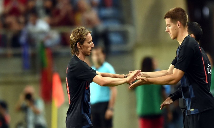 Luka Modrić je izašao iz igre uz ovacije