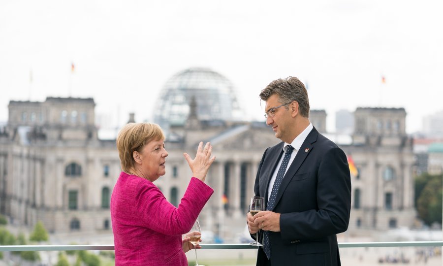 Plenković u Hrvatskoj provodi ono što Angela Merkel radi u Njemačkoj, smatra tportalov komentator