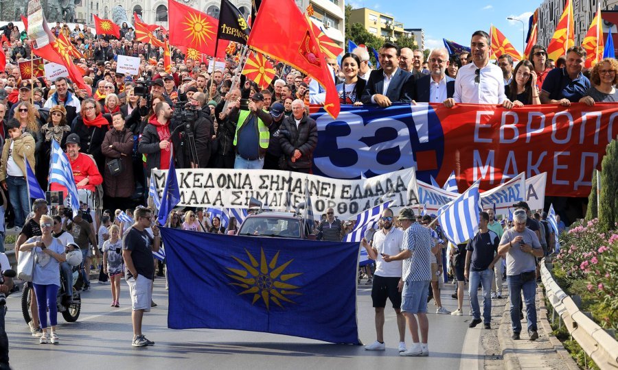 Makedonija je podijeljena, a Grčka čeka odluku na referendumu