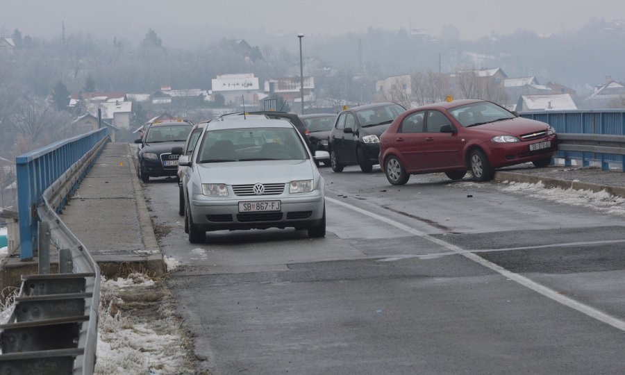 Poledica je moguća posebno na mostovima