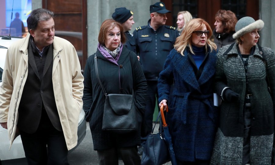 Članovi ravnateljstva HGZ-a održali konferenciju na ulici jer im je ravnatelj zabranio ulaz u zgradu