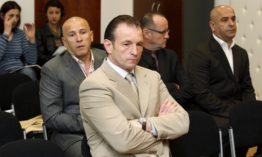 Nikica Jelavić u pozadini Juraj Dodić, Vinko Žuljević Klica i Vlado Rajić