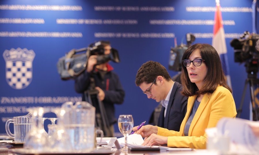 Ministrica Blaženka Divjak