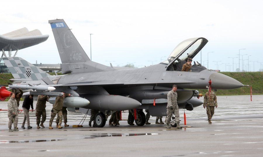 F-16