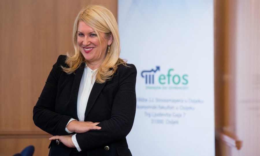 Vesna Škare Ožbolt stekla je titulu doktorice znanosti