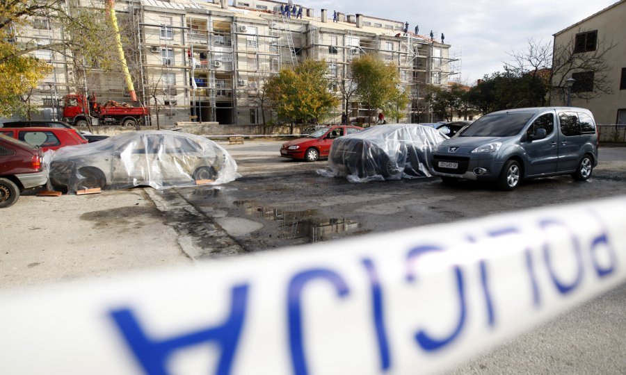 Zapaljeni automobili (13)