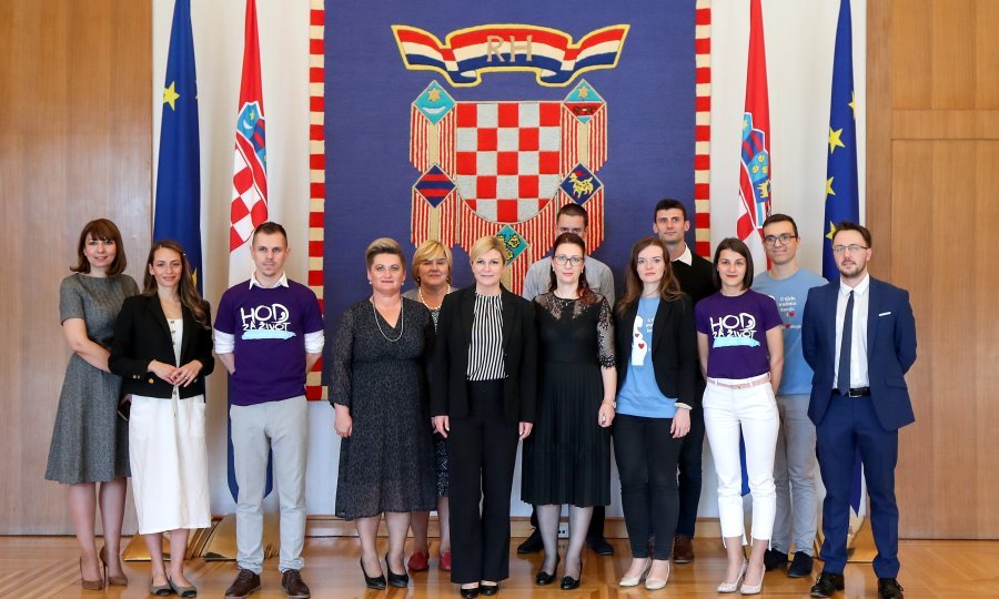 Predsjednica i predstavnici inicijative Hod za život