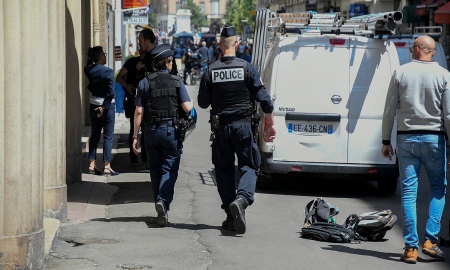 Policija u Lyonu patrolira ulicom Victor Hugo 25. svibnja 2019. dan nakon bombaškog napada u središtu tog francuskog grada