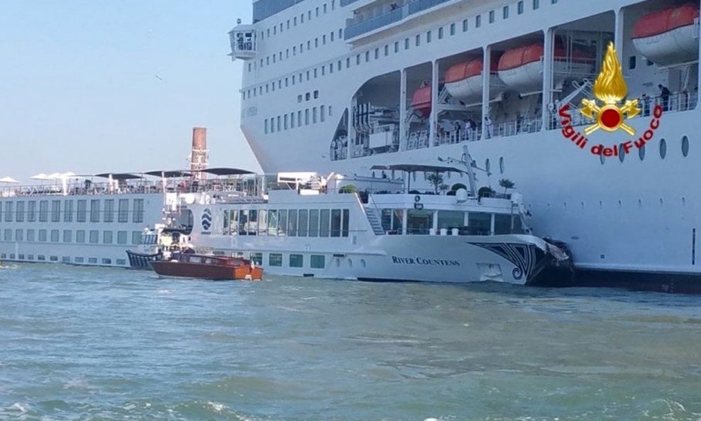Sudar brodova u Veneciji
