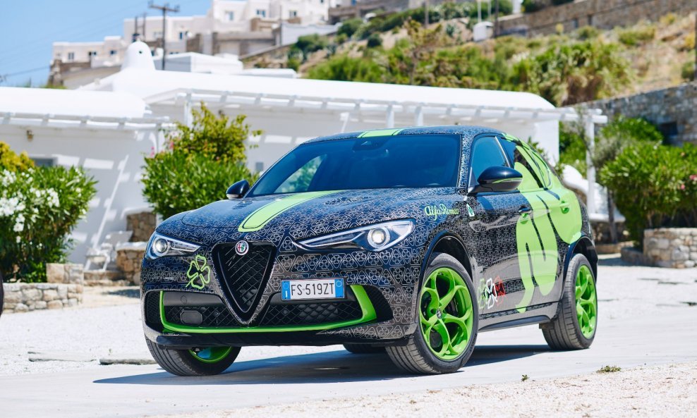 Volcano Black - vanjski izgled ekskluzivnog modela Stelvio Quadrifoglio