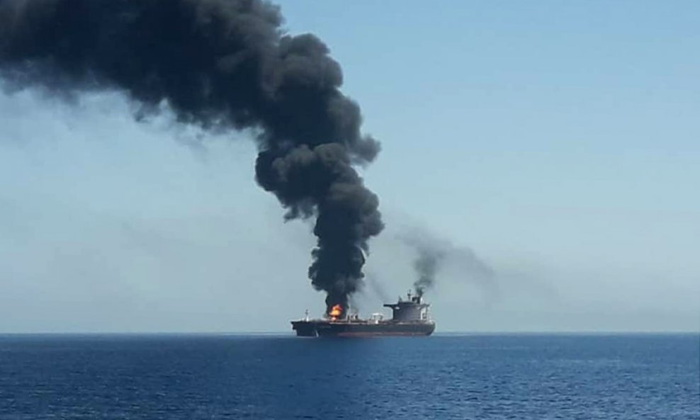 Napadnut tanker u Omanu