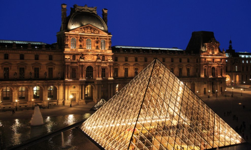 Louvre Pariz