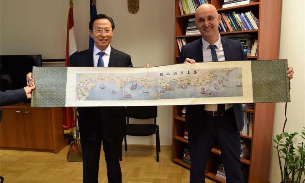 Kineski ministar poljoprivrede Han Changfu s hrvatskim kolegom Tomislavom Tolušićem