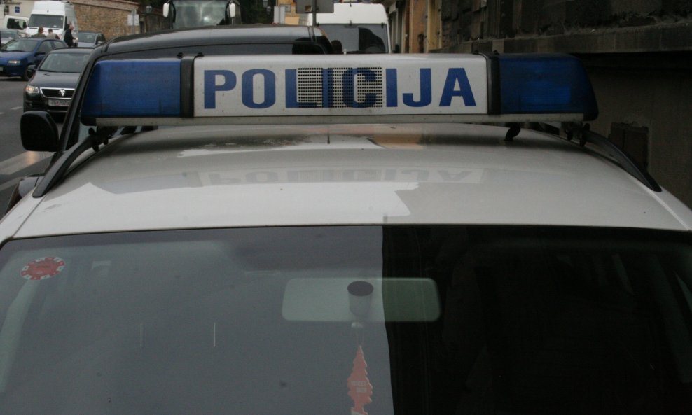 Policija je zbog očevida za promet zatvorila Ulicu Druge dalmatinske brigade u Dubrovniku
