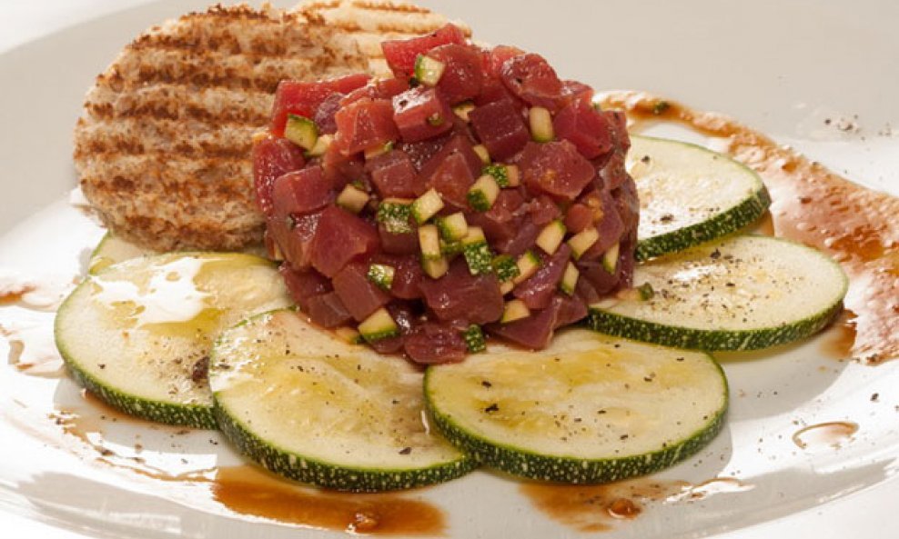 Tartar s tunom, jedno od 285 jela iz nove kuharice Steve Karapandže