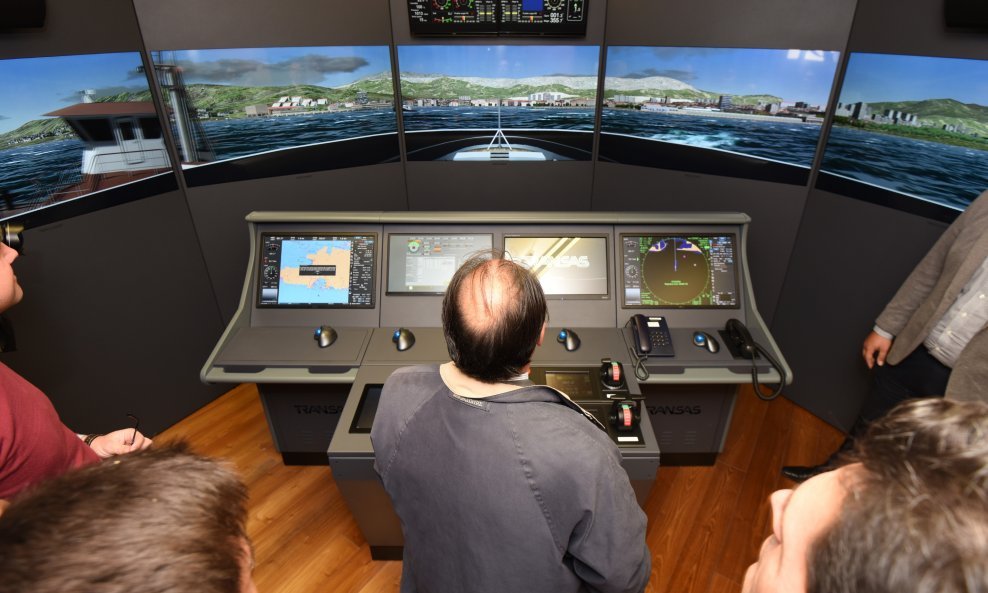 Nautički i brodostrojarski Transas simulator na Sveučilištu u Zadru