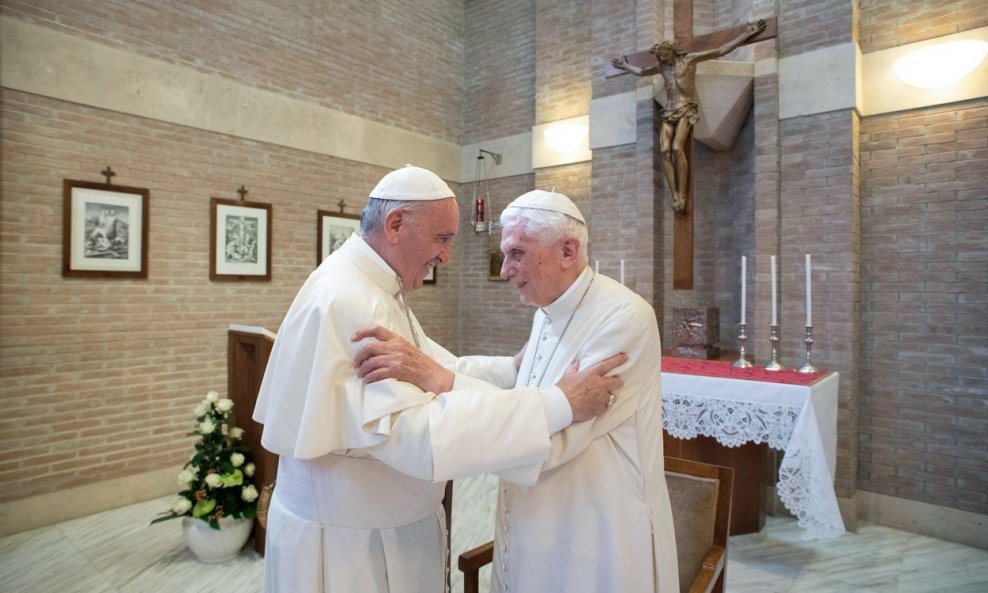 Papa Franjo i Benedikt XVI.