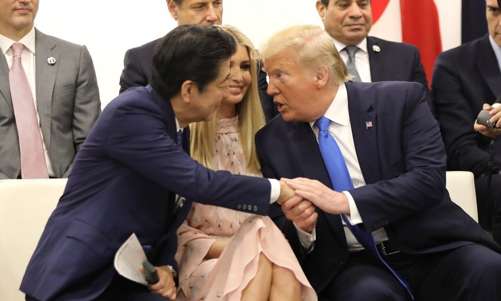 Shinzo Abe, Ivanka i Donald Trump