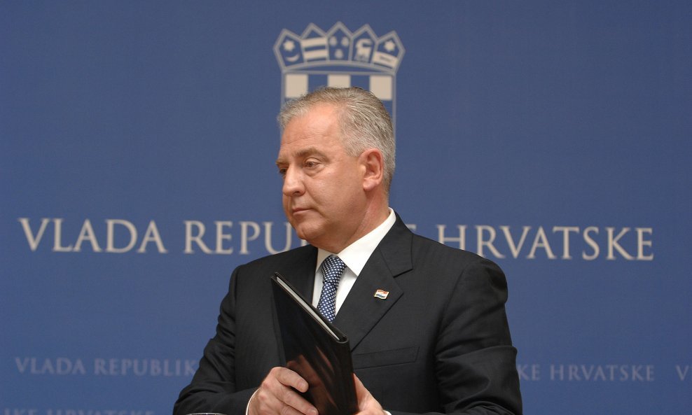 Ivo Sanader na pressici 2009. na kojoj je podnio ostavku na sve političke funkcije