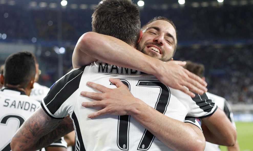 Mario Mandžukić i Gonzalo Higuain