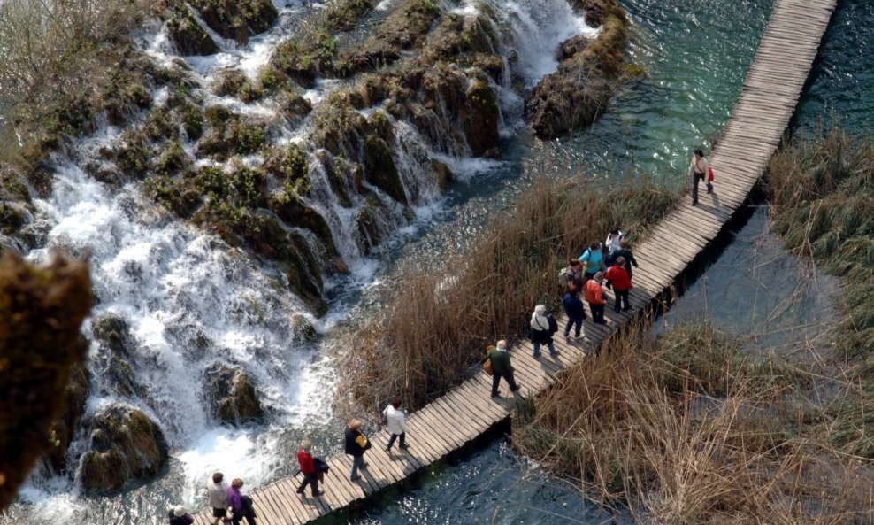 Plitvička jezera turisti