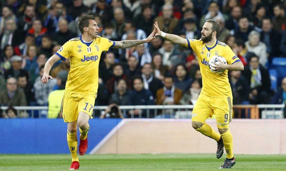 Mario Mandžukić i Gonzalo Higuain