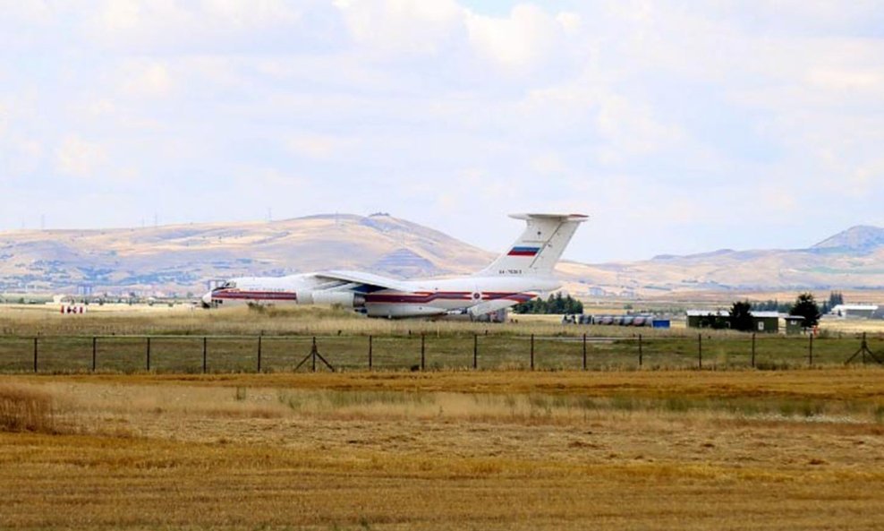 Prvi dijelovi ruskog protuzračnog obrambenog sustava S-400 stigli u Tursku.