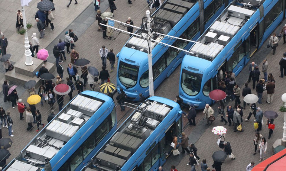Tramvaji na Trgu bana Jelačića
