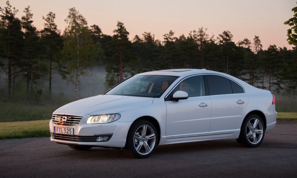 Volvo S80 - modelna godina 2016. s 2-litrenim četverocilindričnim dizelskim motorom