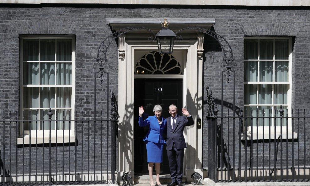 Theresa May sa suprugom Filipom