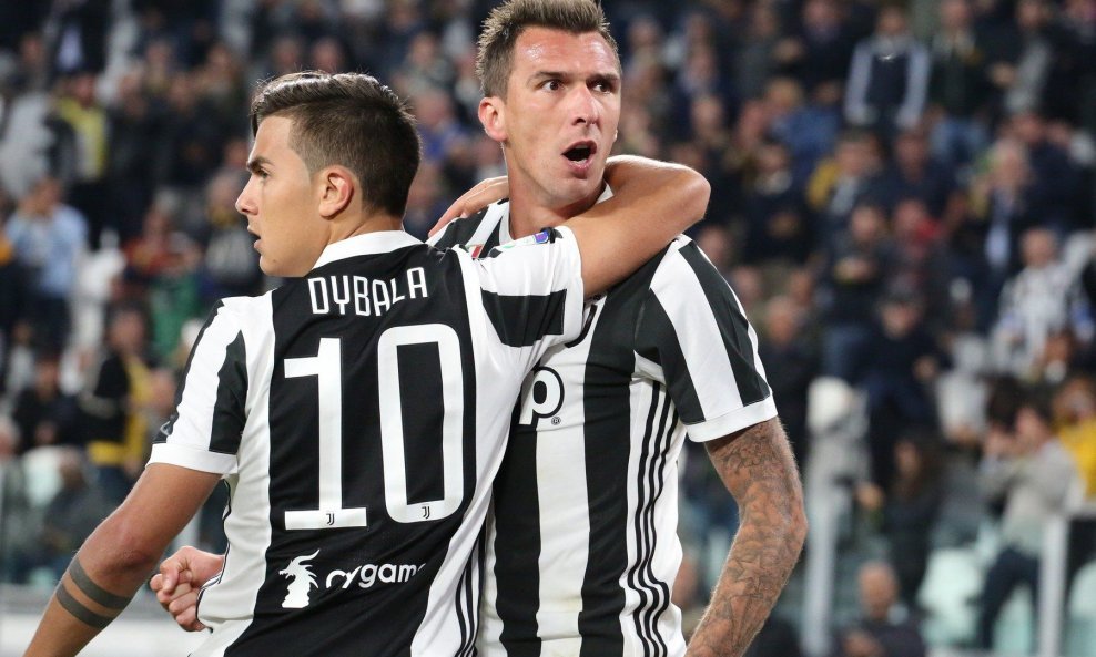 Paulo Dybala i Mario Mandžukić (desno)