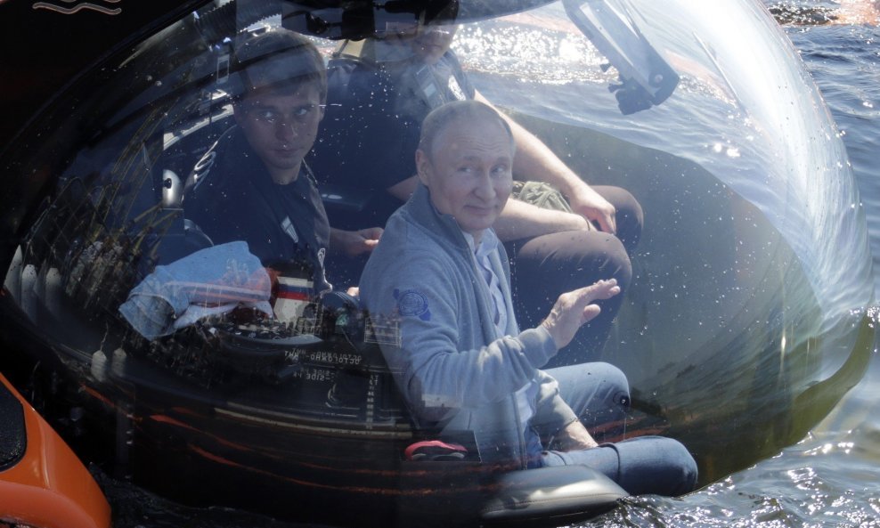 Vladimir Putin u podmornici