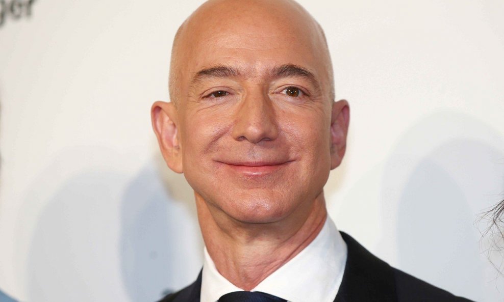 Uz Amazon, Jeff Bezos je vlasnik još nekoliko tvrtki, uključujući kompaniju za istraživanje svemira Blue Origin  i novine Washington Post